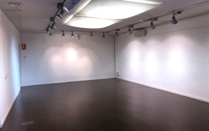 Alquiler - Local comercial -
Barcelona - Gràcia Nova