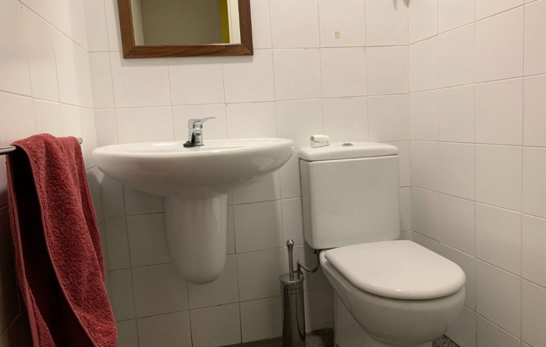 Alquiler - Local comercial -
Barcelona - Gràcia Nova