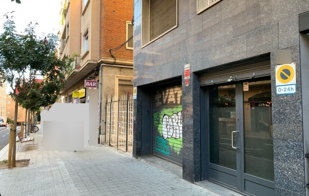 Alquiler - Local comercial -
Barcelona - Gràcia Nova