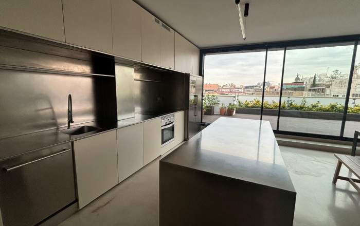 Rental - Local comercial -
Barcelona - Eixample Derecho