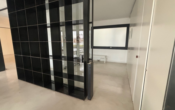 Rental - Local comercial -
Barcelona - Eixample Derecho