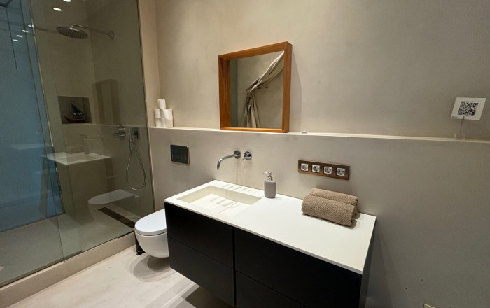 Rental - Local comercial -
Barcelona - Eixample Derecho