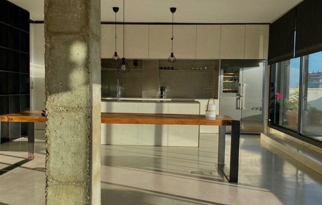 Rental - Local comercial -
Barcelona - Eixample Derecho