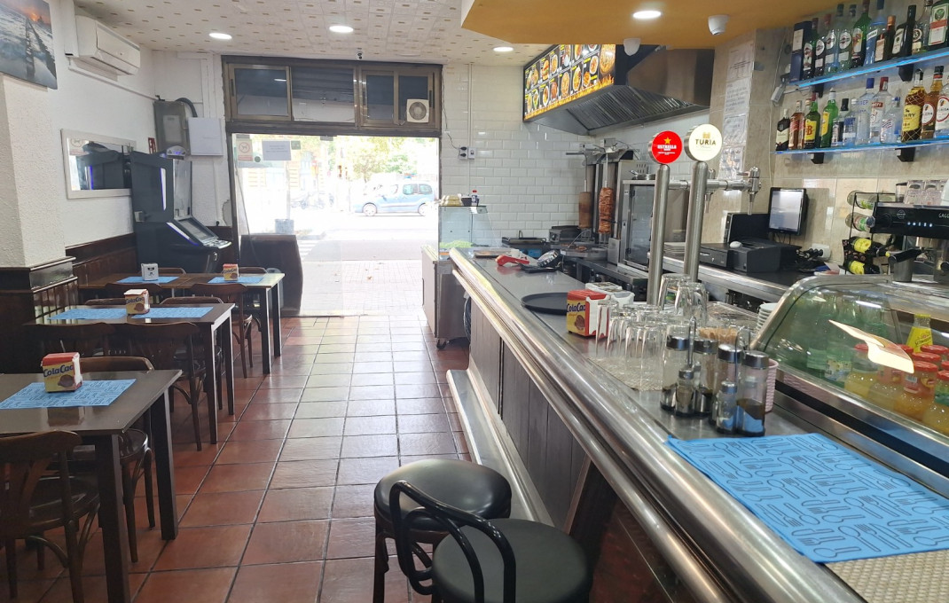 Traspaso - Bar Restaurante -
Barcelona - Sants