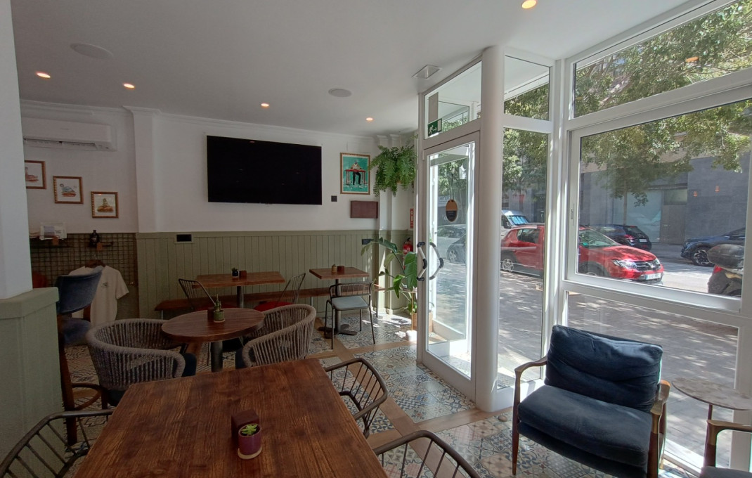 Transfer - Bar Restaurante -
Barcelona - Poblenou