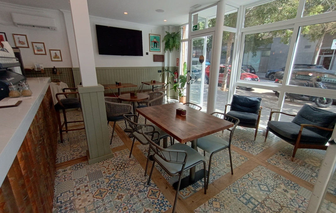 Transfer - Bar Restaurante -
Barcelona - Poblenou