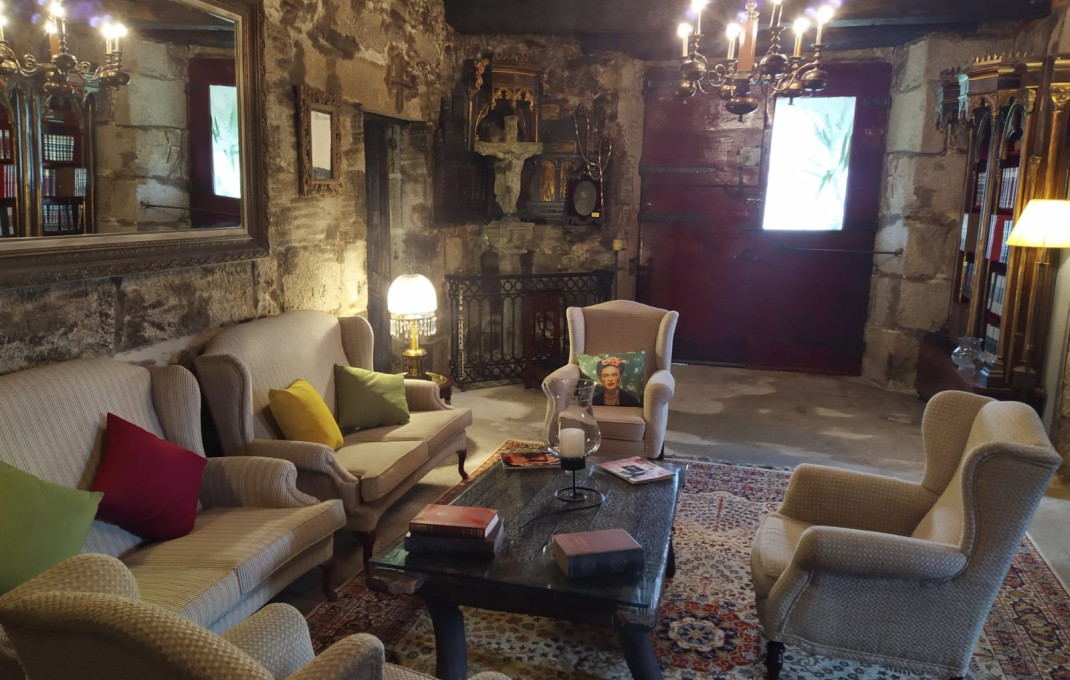 Revente - Hoteles -
Lugo