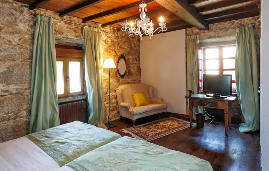 Revente - Hoteles -
Lugo