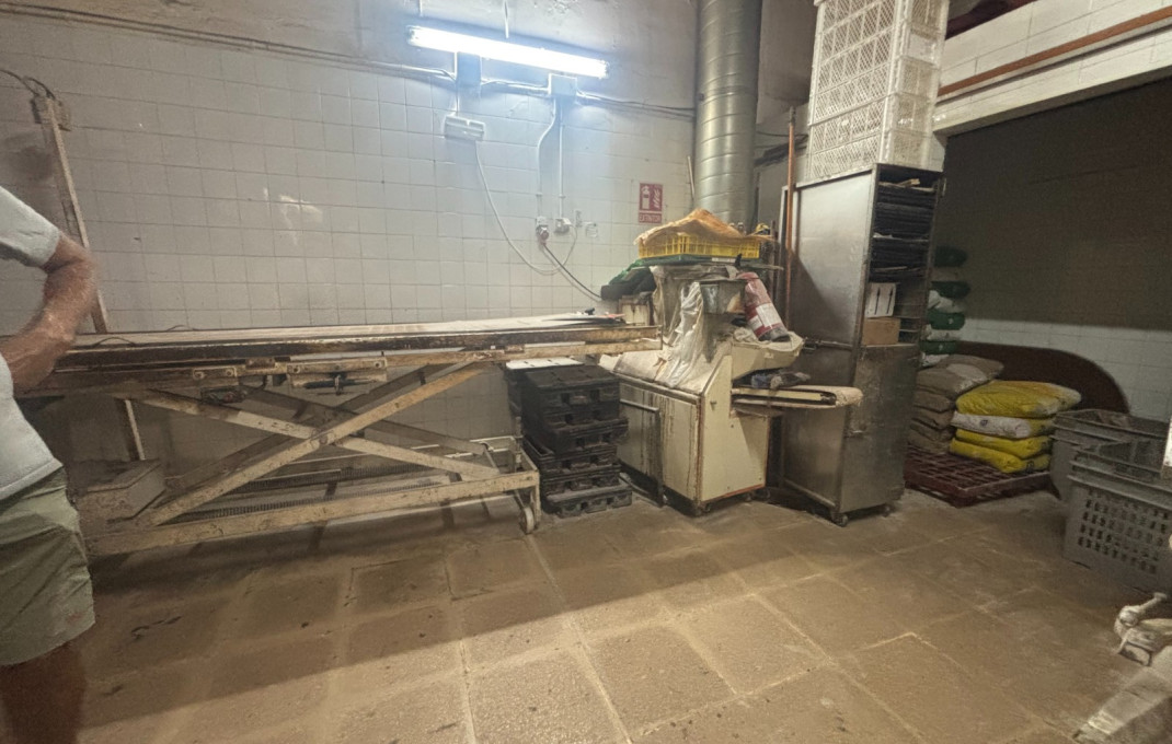 Traspaso - Obradores y/o Panaderias -
Barcelona - Nou Barris