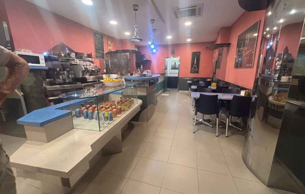 Traspaso - Obradores y/o Panaderias -
Barcelona - Nou Barris