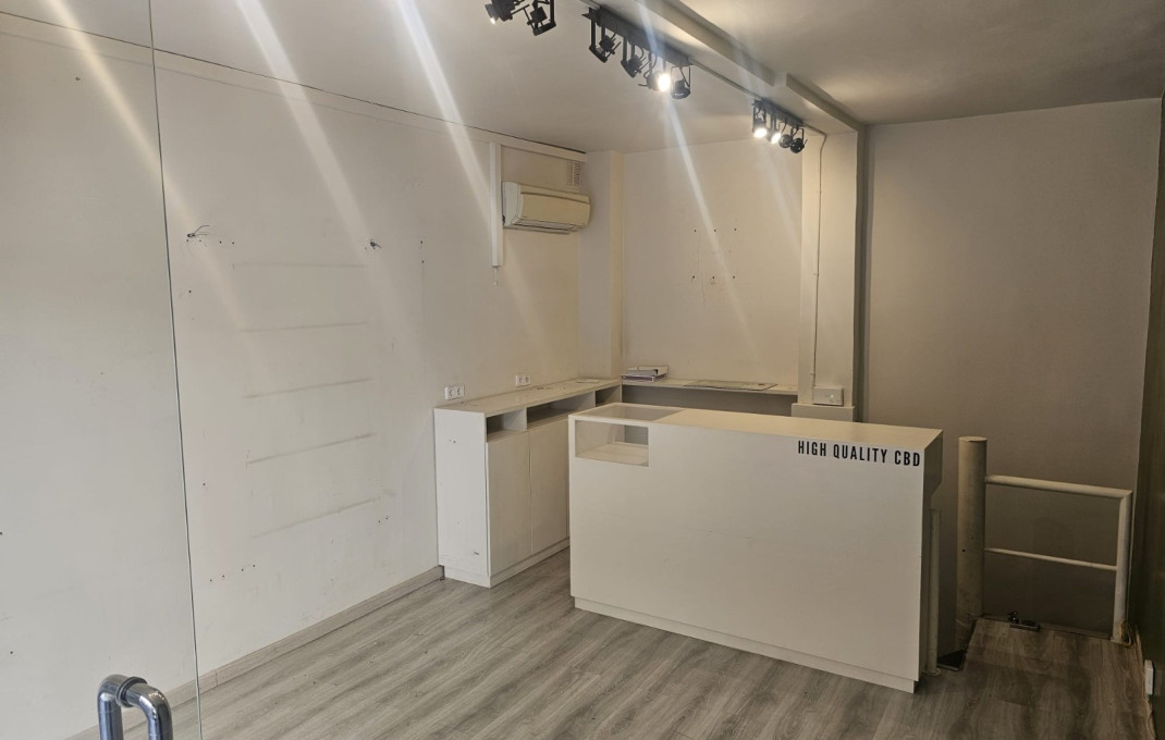 Alquiler - Local comercial -
Barcelona - Gràcia