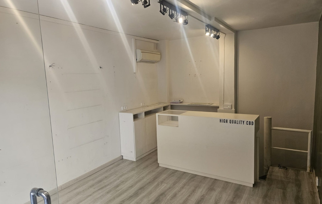 Alquiler - Local comercial -
Barcelona - Gràcia