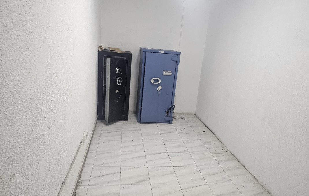 Alquiler - Local comercial -
Barcelona - Gràcia