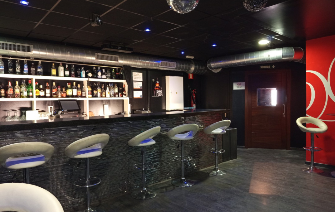 Venta - Bar Copas Musical -
Roda de Barà