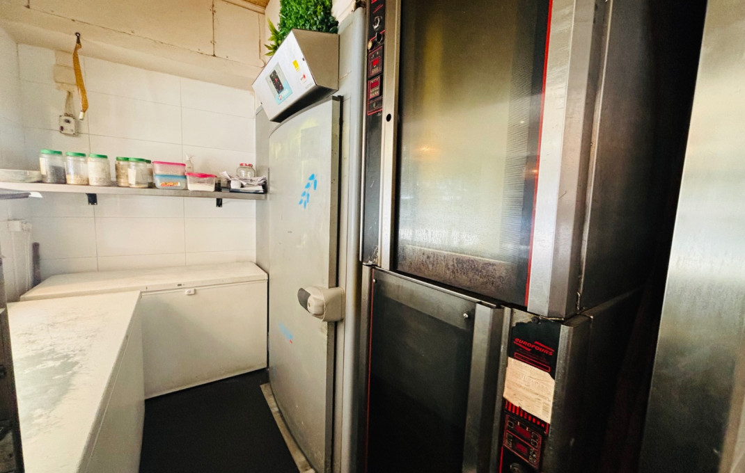 Traspaso - Obradores y/o Panaderias -
Barcelona - Sant Martí