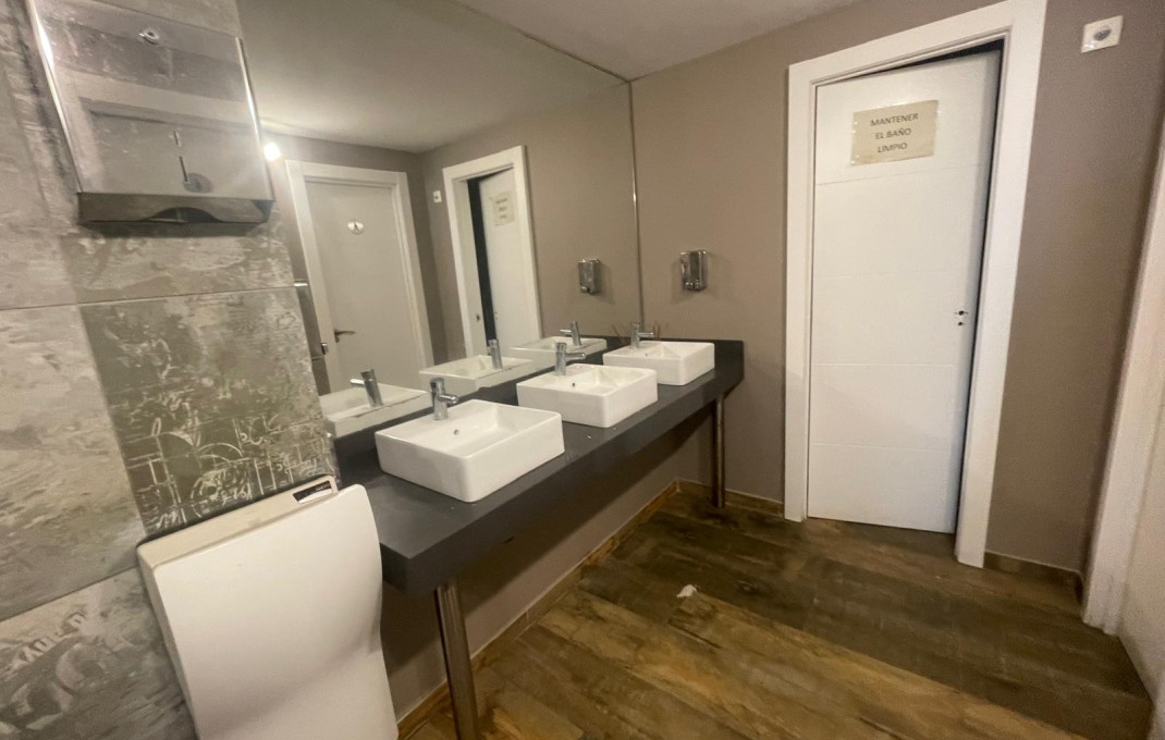 Venta - Bar Restaurante -
Badalona