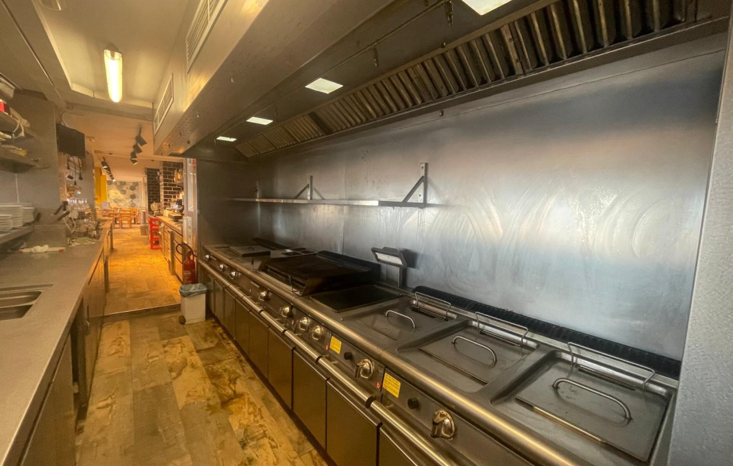 Venta - Bar Restaurante -
Badalona