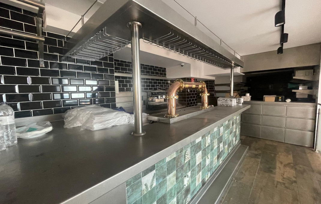 Venta - Bar Restaurante -
Badalona