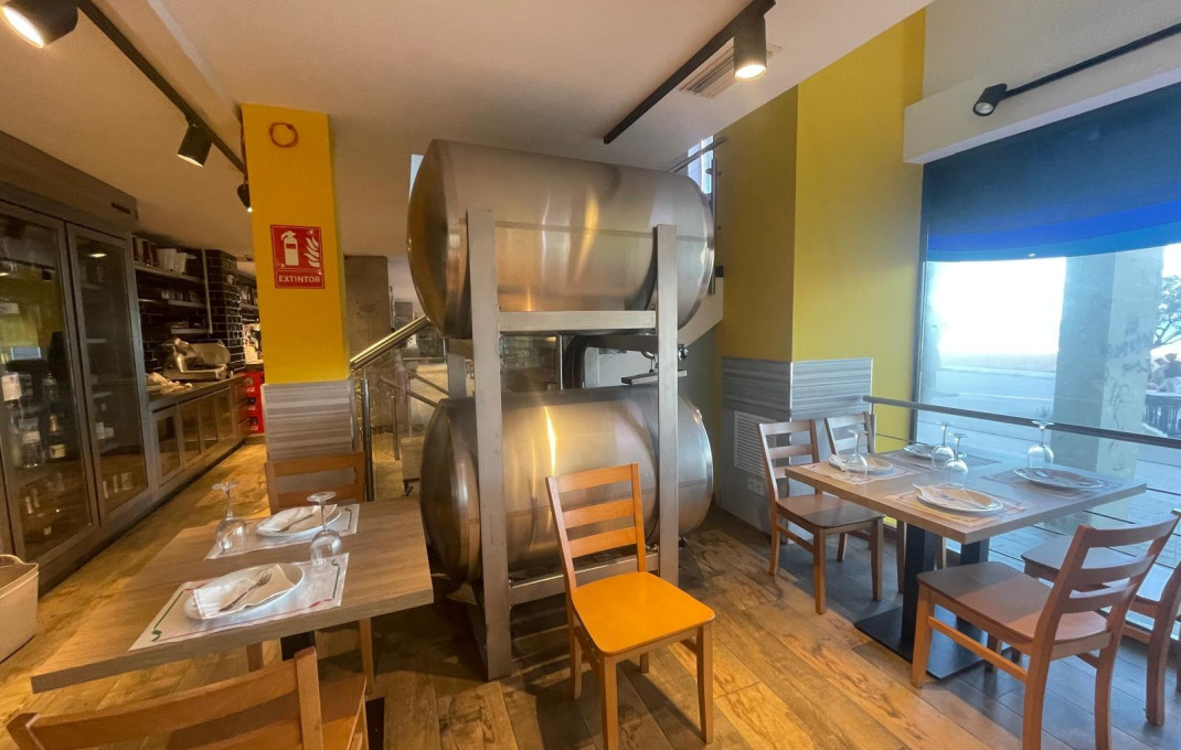 Venta - Bar Restaurante -
Badalona