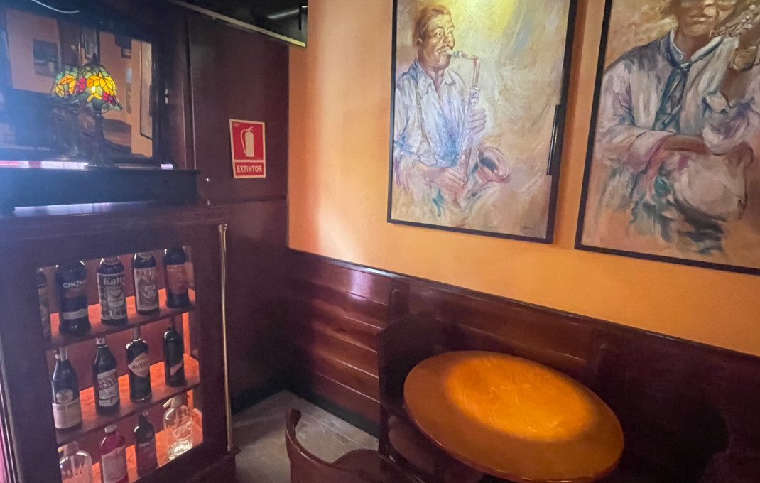 Traspaso - Bar-Cafeteria -
L'Hospitalet de Llobregat - Centre