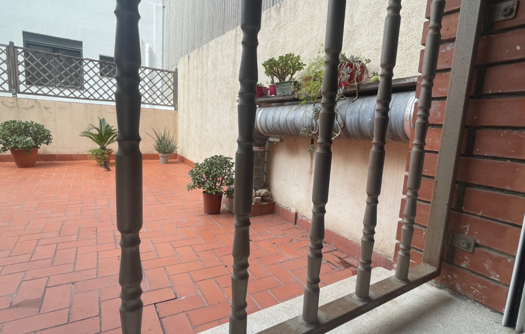 Traspaso - Bar-Cafeteria -
L'Hospitalet de Llobregat - Centre