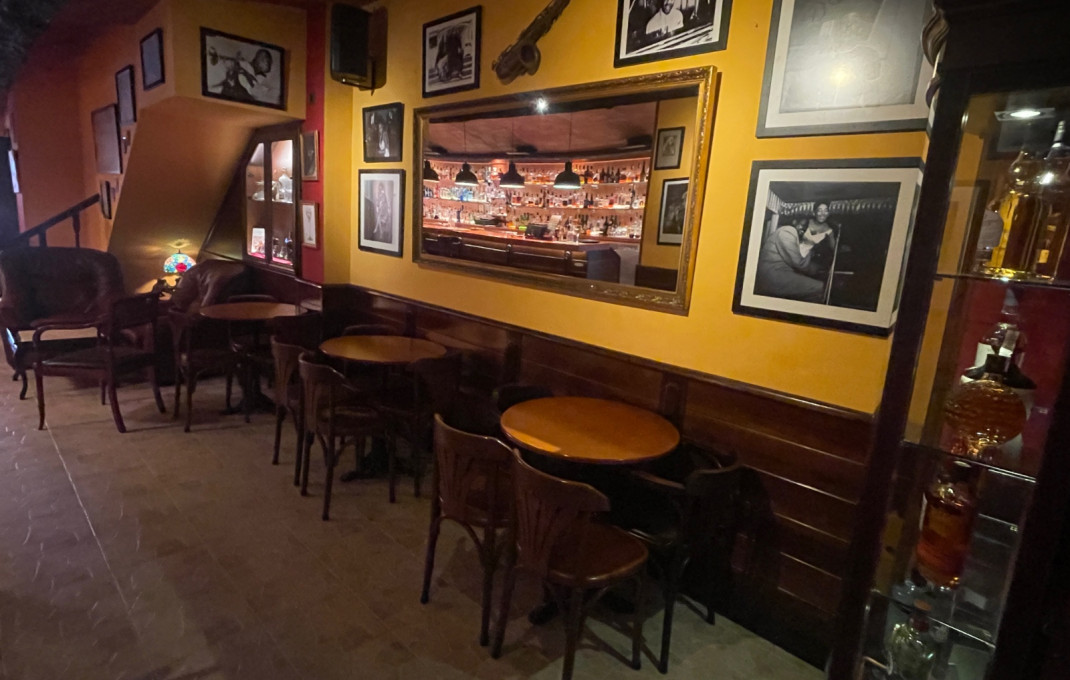 Traspaso - Bar-Cafeteria -
L'Hospitalet de Llobregat - Centre