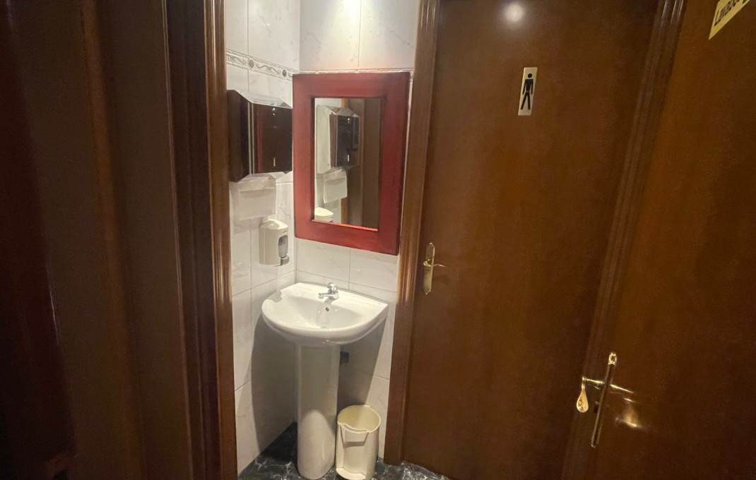 Traspaso - Bar-Cafeteria -
L'Hospitalet de Llobregat - Centre