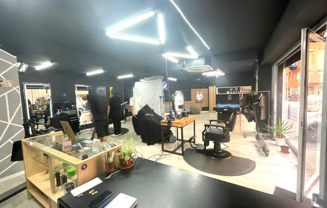 Traspaso - Peluquerias y Estetica -
Barcelona - Gràcia