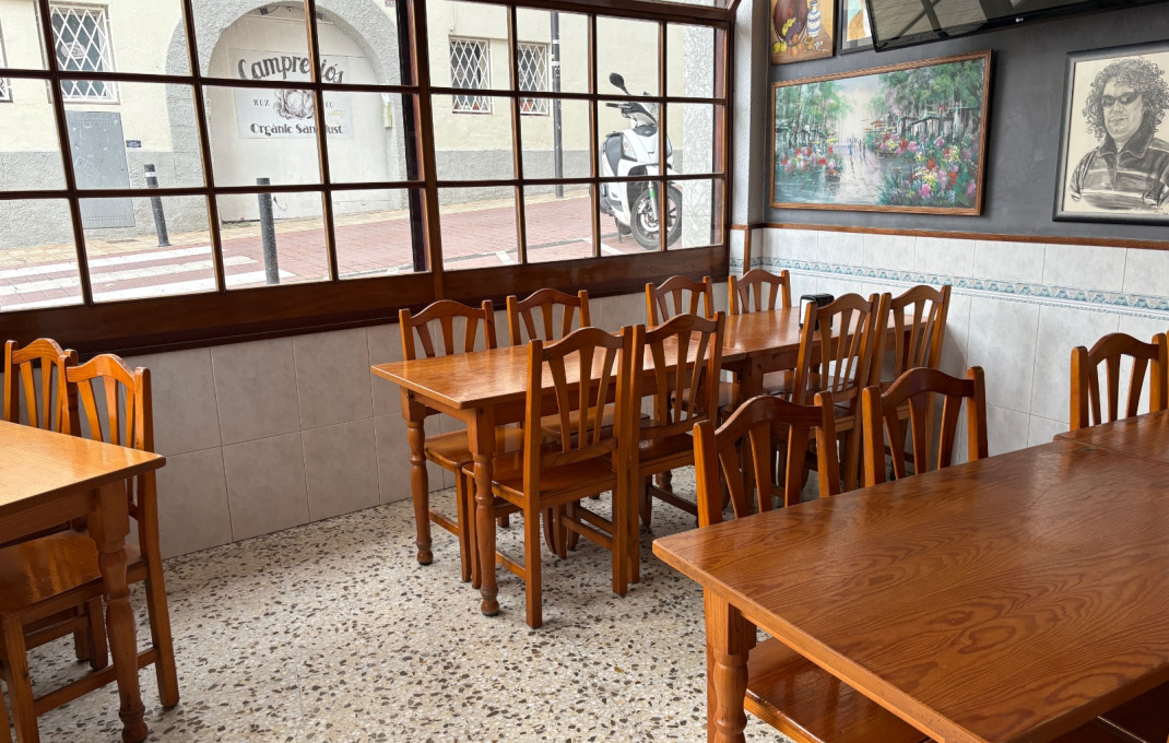 Sale - Licencia C2 -
Sant Just Desvern - Centre