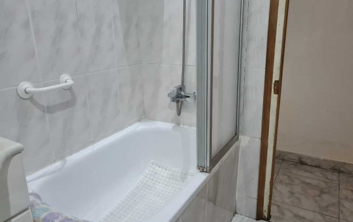 Revente - Local comercial -
Barcelona - Eixample