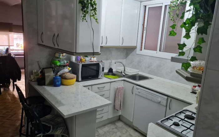 Revente - Local comercial -
Barcelona - Eixample