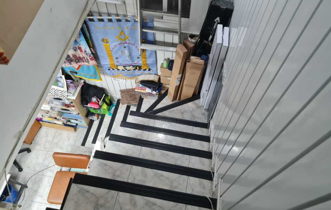 Revente - Local comercial -
Barcelona - Eixample