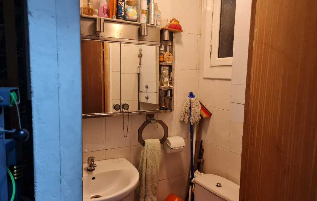 Revente - Local comercial -
Barcelona - Eixample