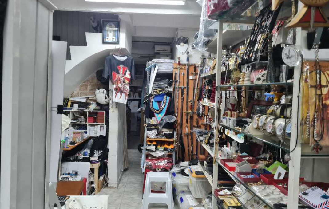 Revente - Local comercial -
Barcelona - Eixample