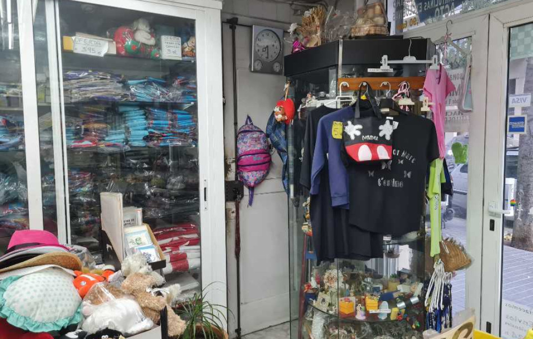 Revente - Local comercial -
Barcelona - Eixample