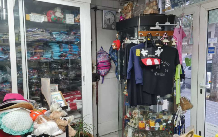 Revente - Local comercial -
Barcelona - Eixample