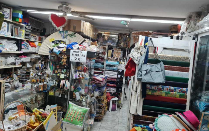 Revente - Local comercial -
Barcelona - Eixample