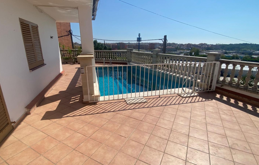 Venta - Casa -
Blanes