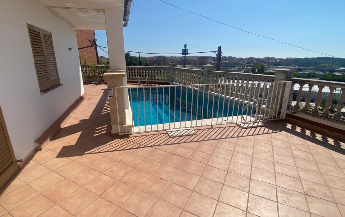 Venta - Casa -
Blanes
