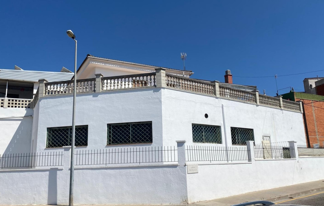 Venta - Casa -
Blanes
