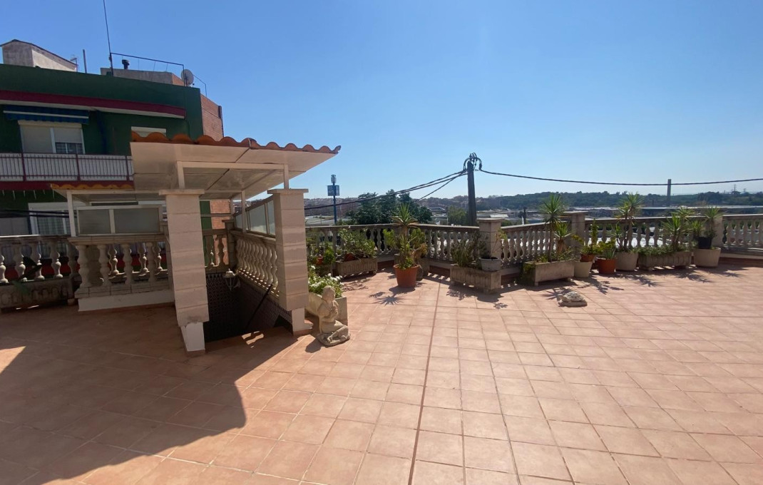 Venta - Casa -
Blanes