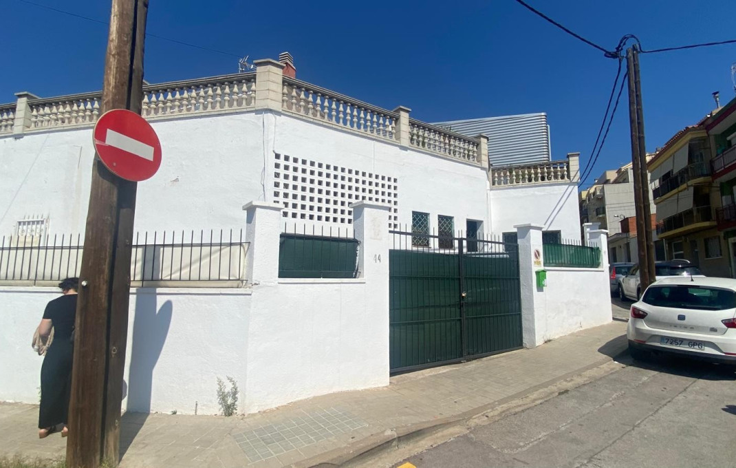 Venta - Casa -
Blanes