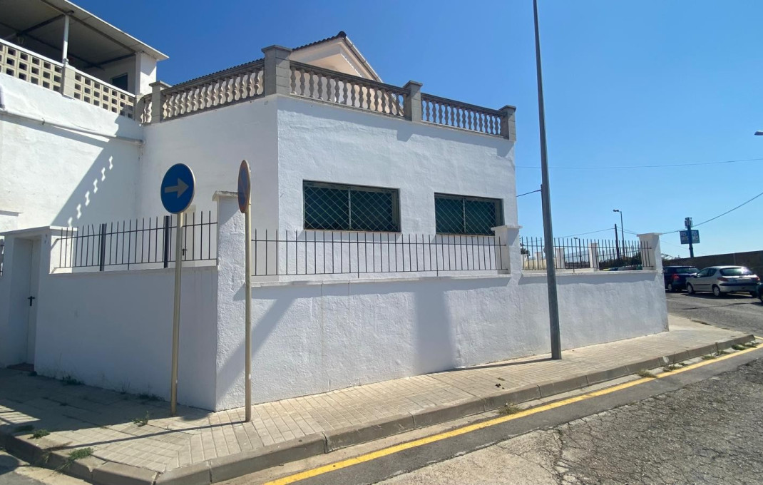 Venta - Casa -
Blanes