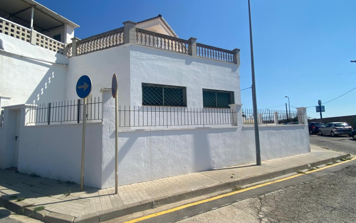 Venta - Casa -
Blanes