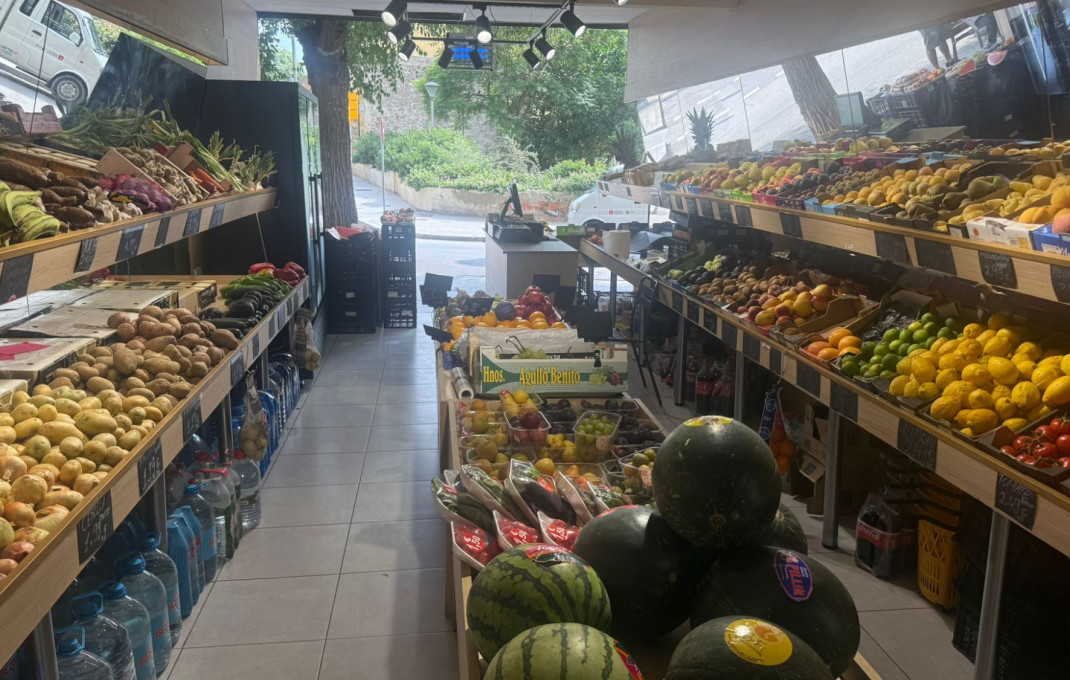 Traspaso - Frutería -
Barcelona - Sants