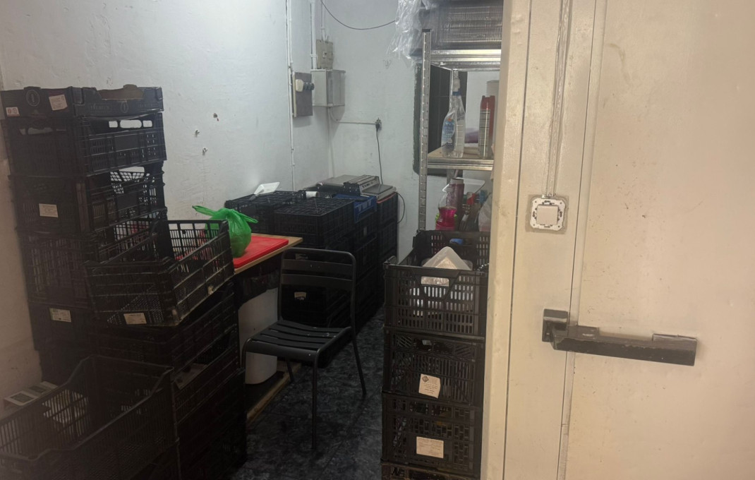 Traspaso - Frutería -
Barcelona - Sants