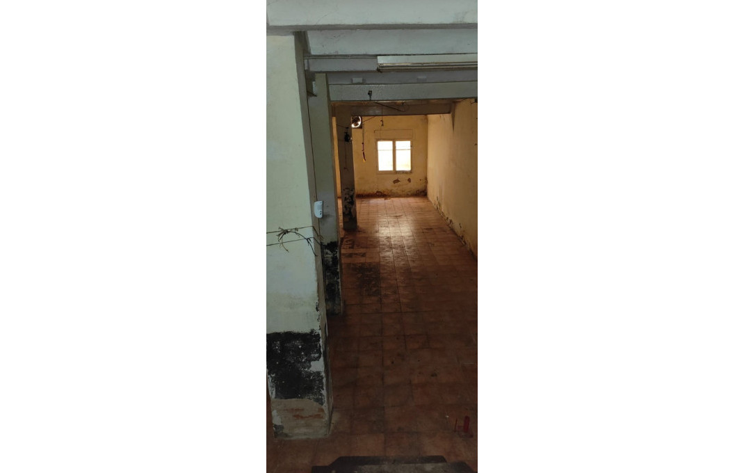 Alquiler - Local comercial -
Barcelona - Clot