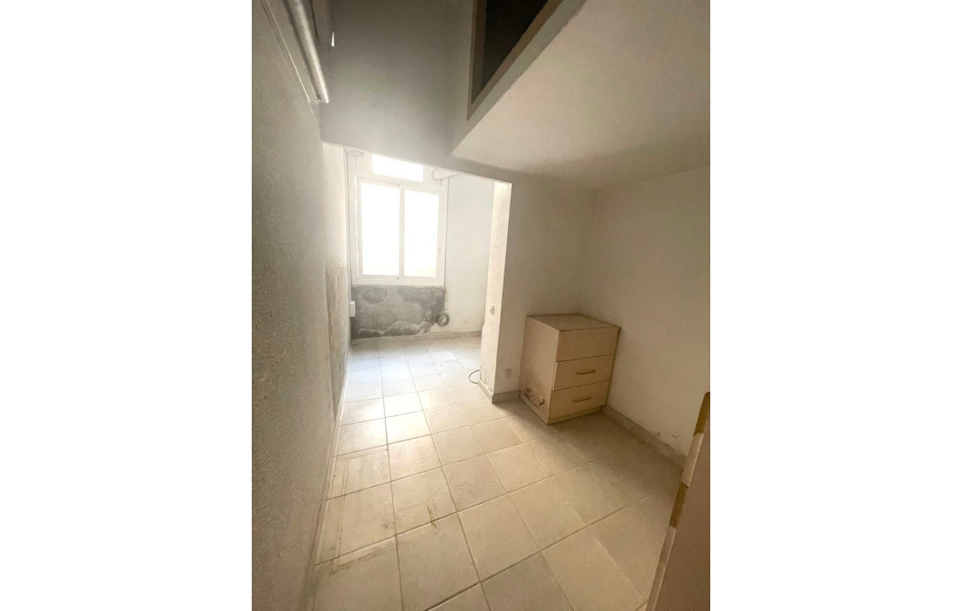 Alquiler - Local comercial -
Barcelona - Eixample Derecho