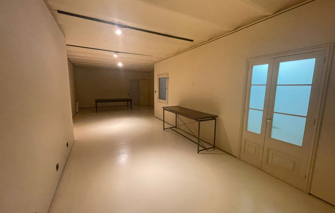 Alquiler - Local comercial -
Barcelona - Eixample Derecho