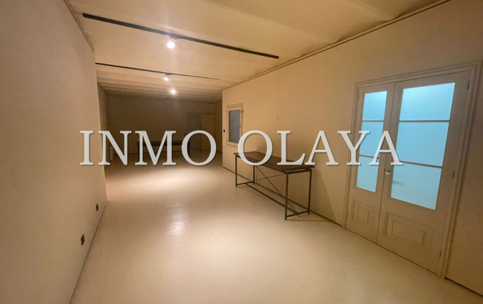 Alquiler - Local comercial -
Barcelona - Eixample Derecho
